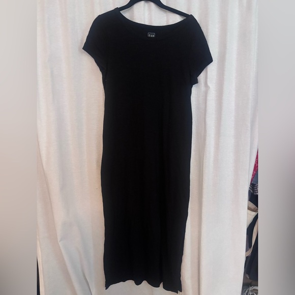 GAP Dresses & Skirts - Black midi T-Shirt Dress